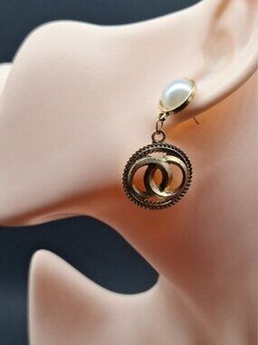 Vintage-Inspired Gold Dangle Earrings with Faux Pearl Stud & Rope Frame